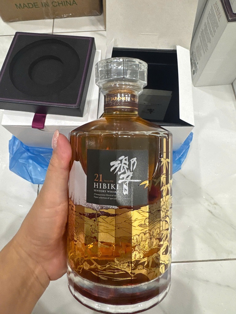 Cách Nhận Biết Rượu Hibiki 21 Và 21 Limited Thật 