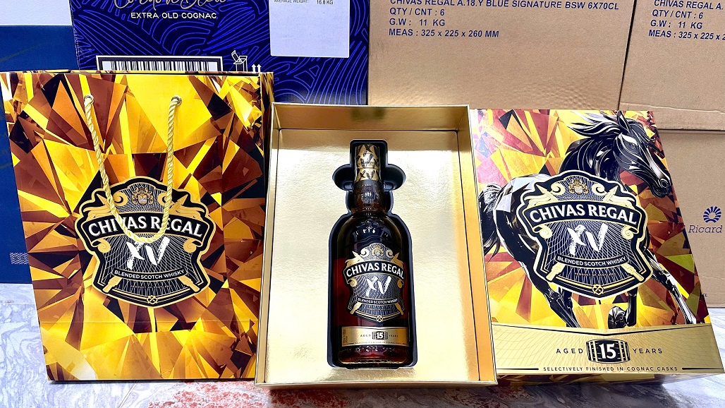 Có Nên Lựa Chọn Rượu Chivas Để Làm Quà Biếu Ở Thời Điểm Hiện Tại