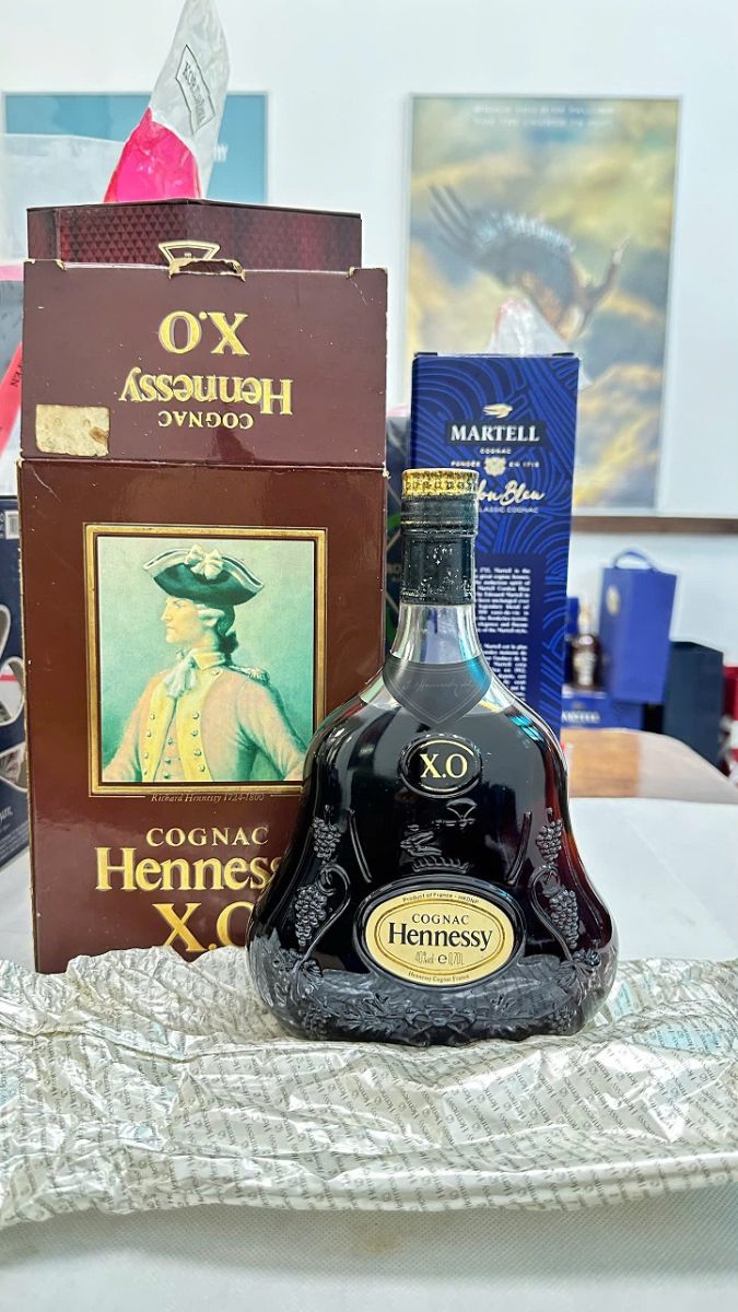Dịch Vụ Thu Mua Rượu Hennessy Cognac Cổ
